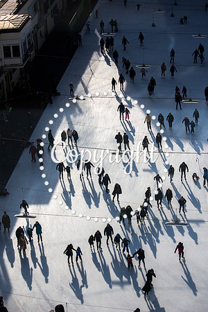 VIENA ICERING BW IMAGE(2)