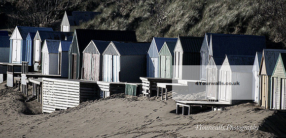 Beach-Hut-241106(1)
